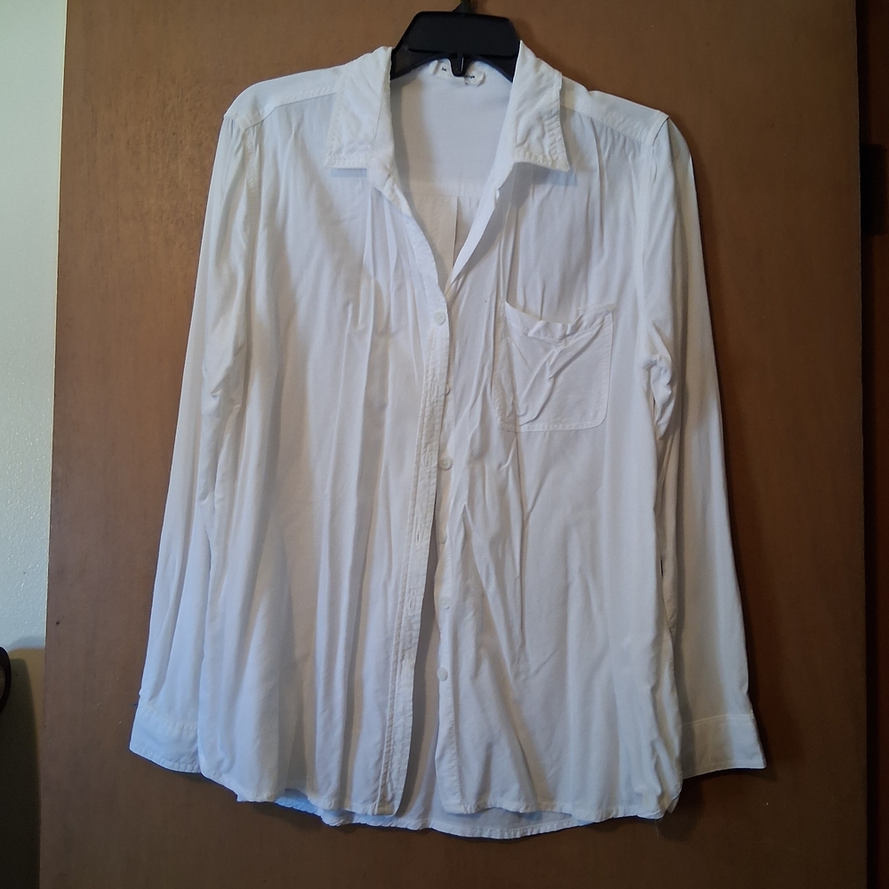 Beachlunchlounge Ivory Button-Up Blouse